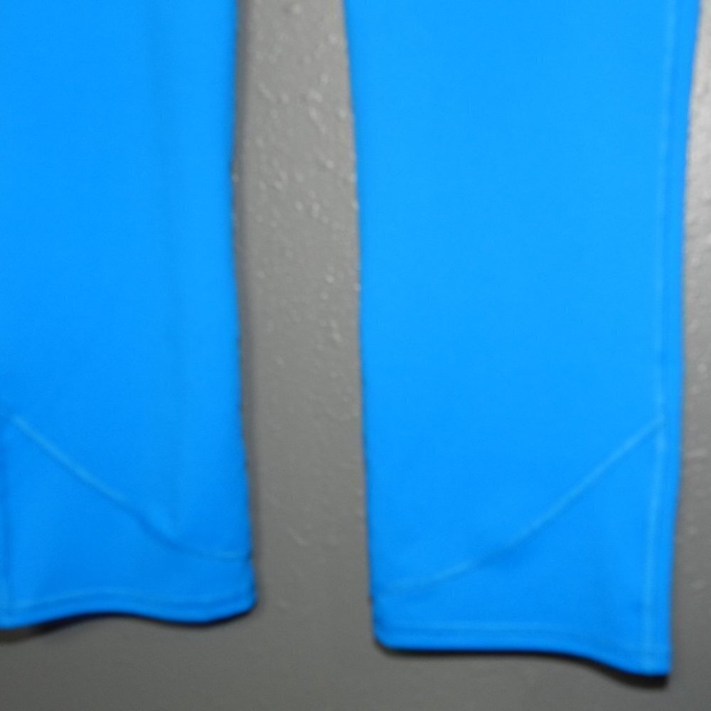 Fabletics Womens Blue Basic Crop Workout Athletic… - image 3